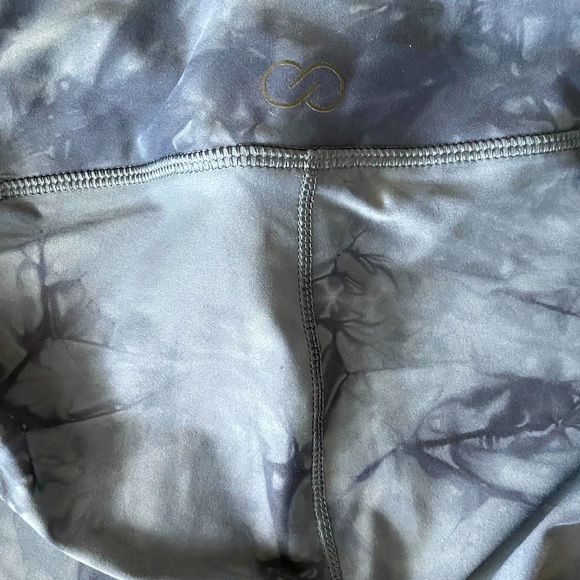 CALIA Women's Energize 7/8 Legging Size: Small color: Navy Tie Dye - Picture 4 of 5